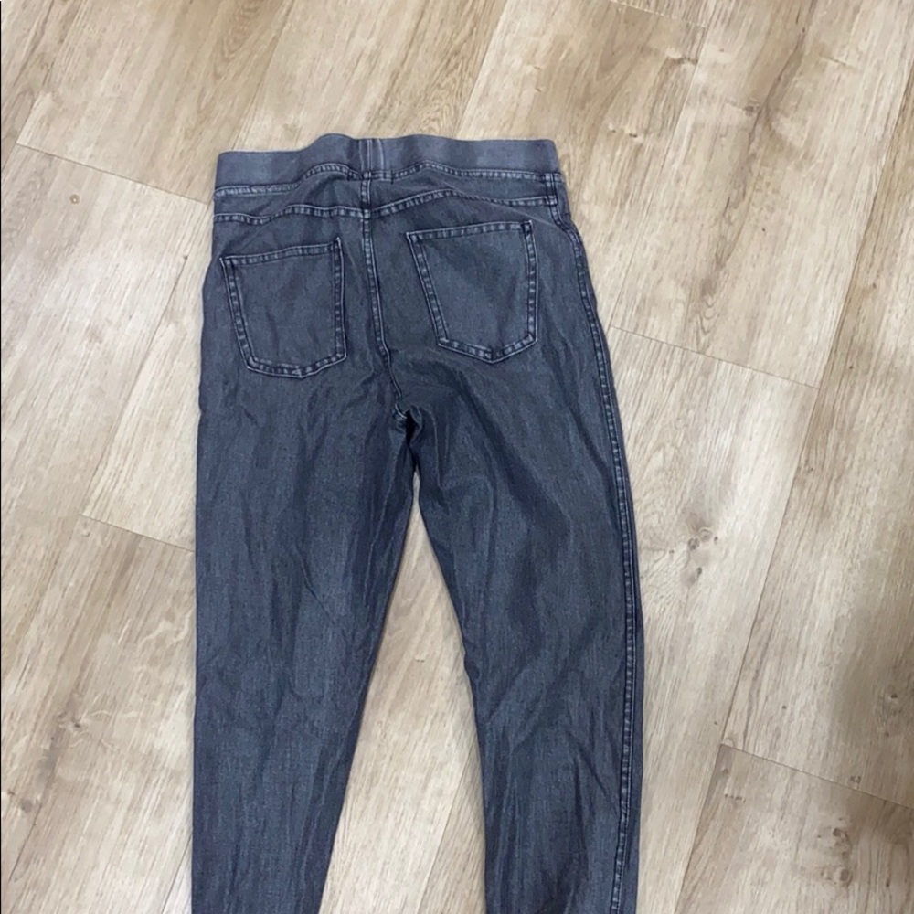 HM pants/joggers - Picture 2 of 3